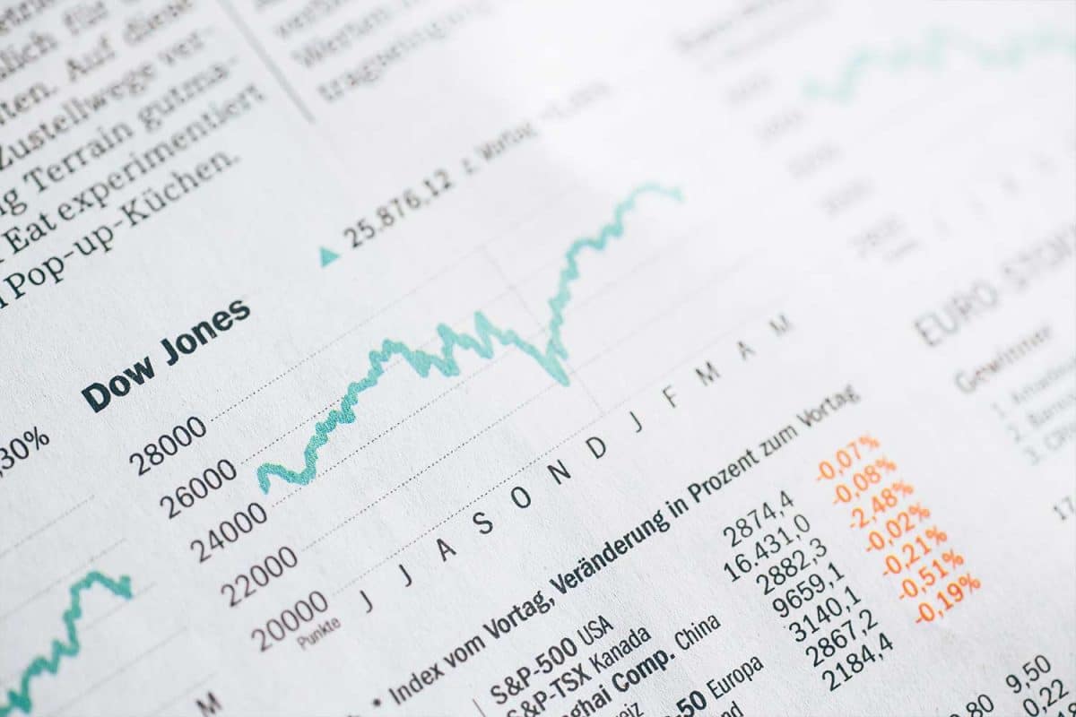 Fusões e Aquisições (F&A) ou Mergers and Acquisitions (M&A)