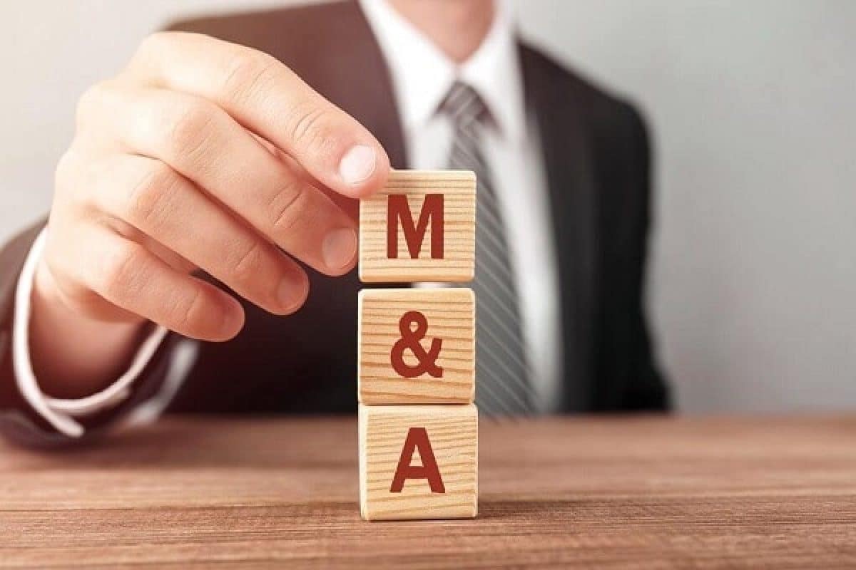 Fusões e Aquisições (F&A) ou Mergers and Acquisitions (M&A)